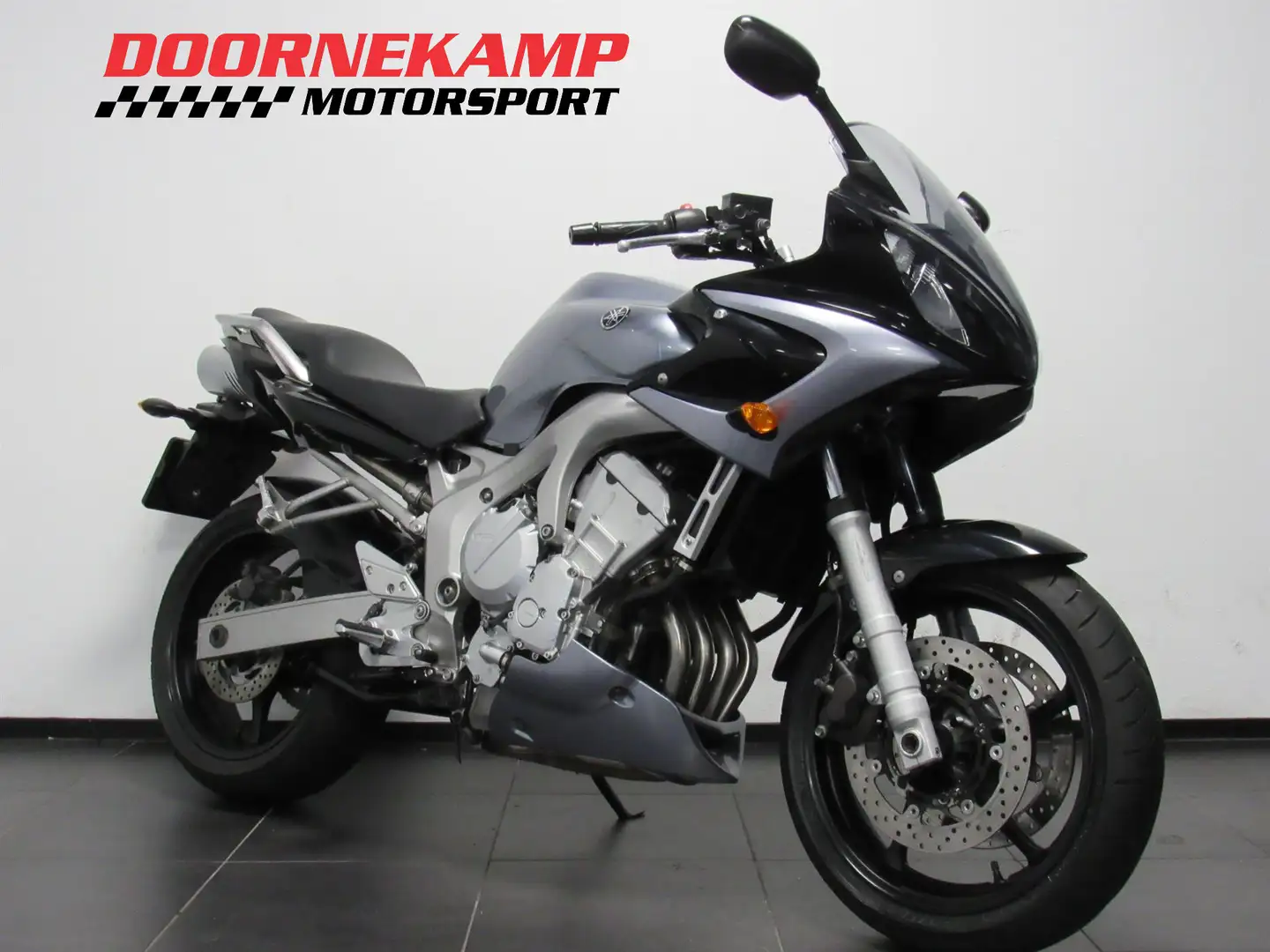Yamaha FZ 6 Fazer Gris - 2