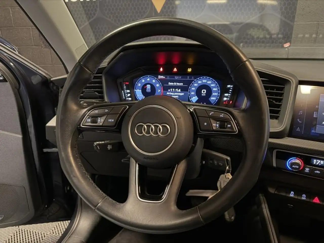 Audi A1 1.0TFSi 95cv *NAVI*CLIM*CAPTEURS AV/AR*, миниатюра 12