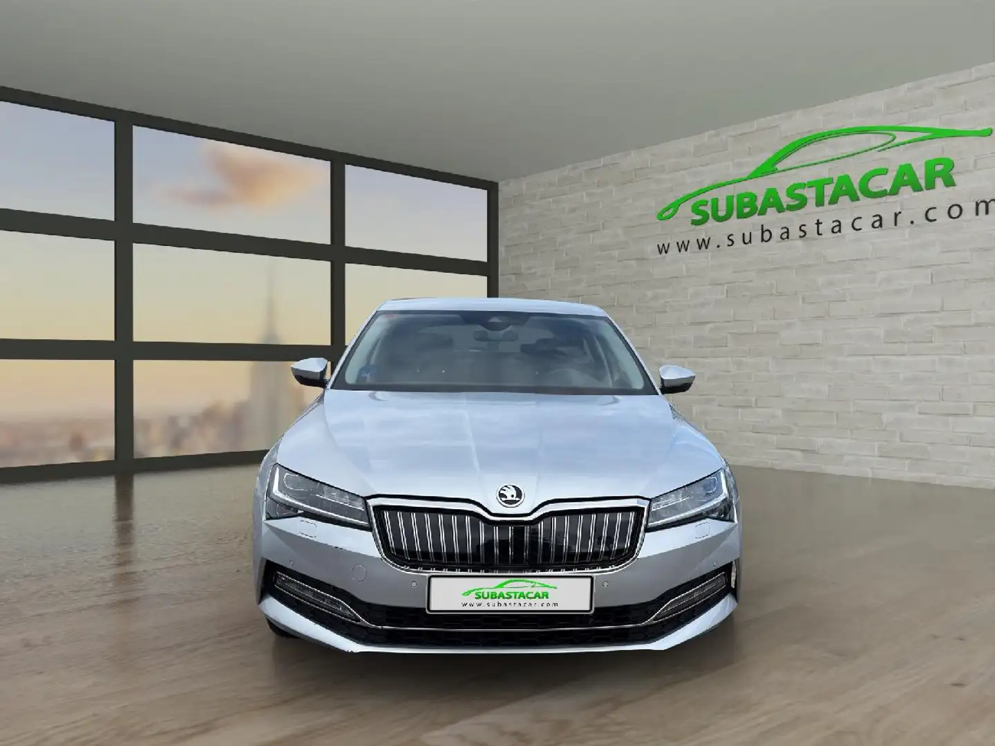 Skoda Superb 1.4 TSI P-HEV Style DSG Plateado - 2