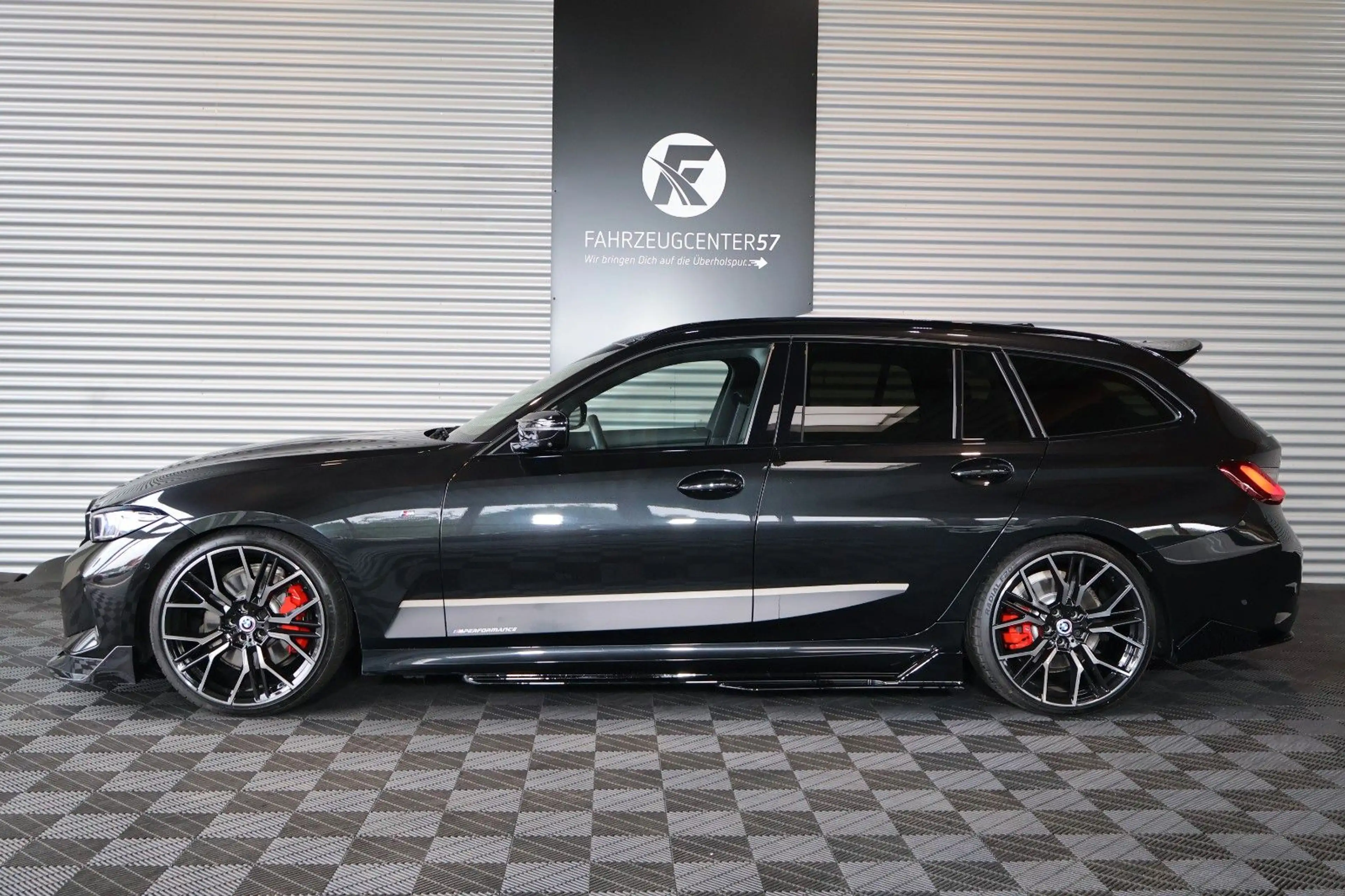 BMW 330 d xDrive Touring LCI HUD/360°/ACC/TOTWINKEL — photo 2