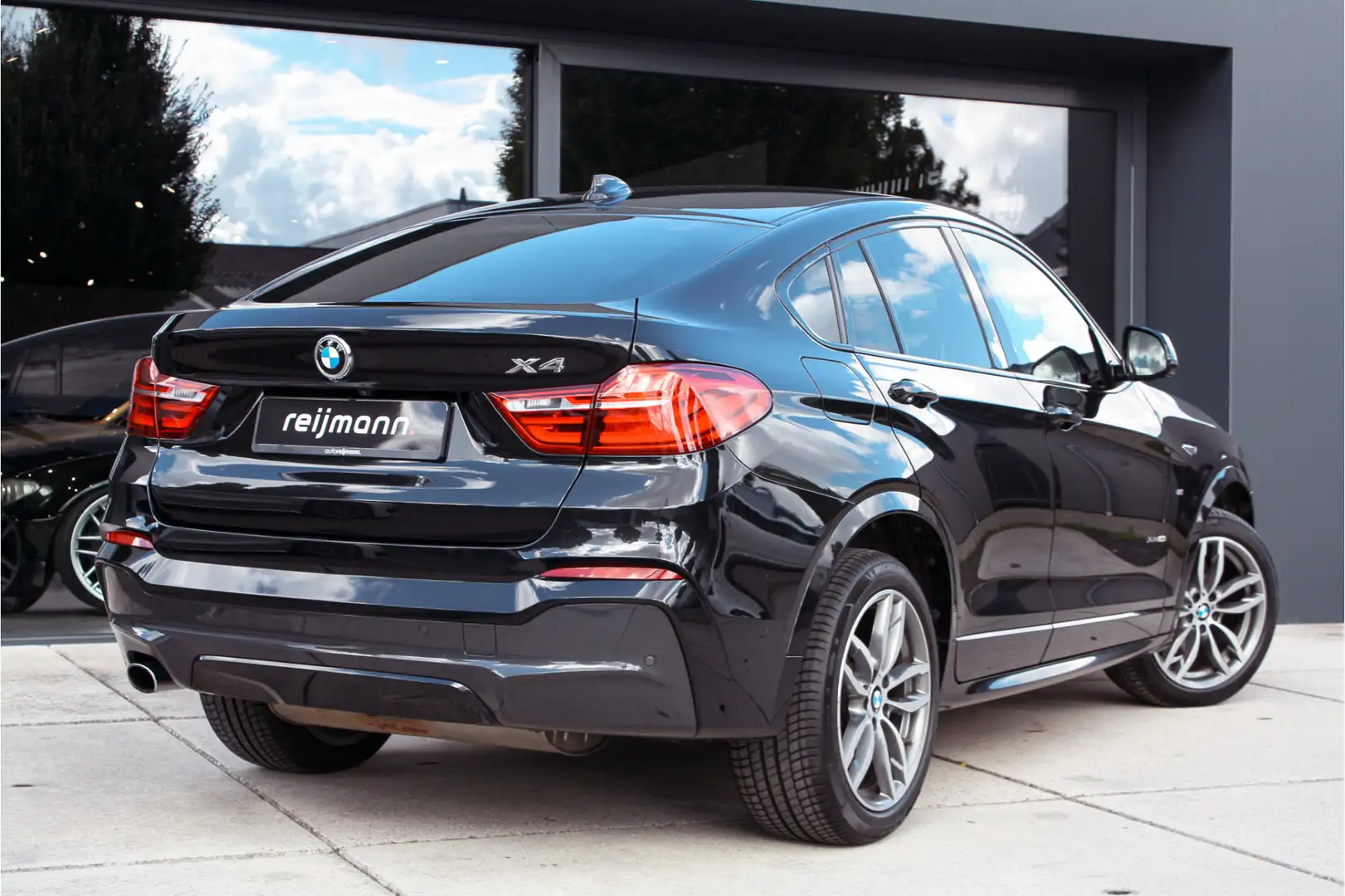BMW X4 xDrive20i High Executive M-Sport | Nevada Leder | Zwart - 2