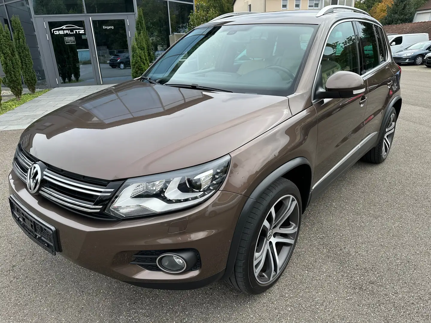 Volkswagen Tiguan Track&Style  4Motion Bi-Xenon Leder AHK Braun - 1