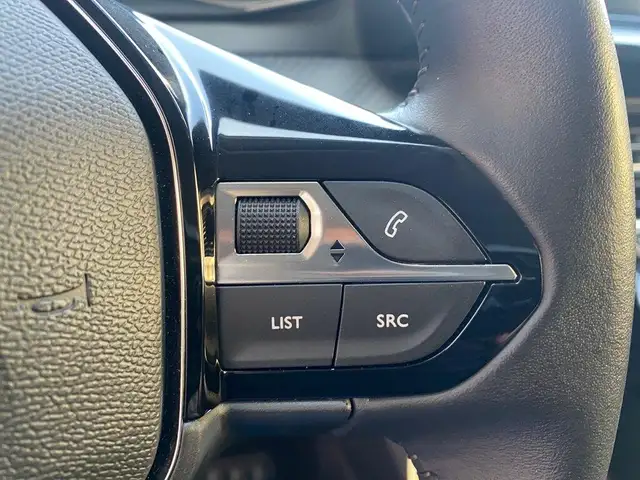 Peugeot 208 view 14