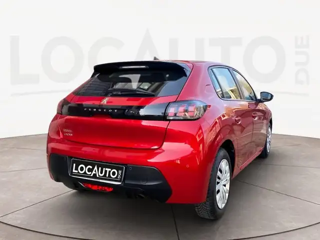 Peugeot 208 view 4