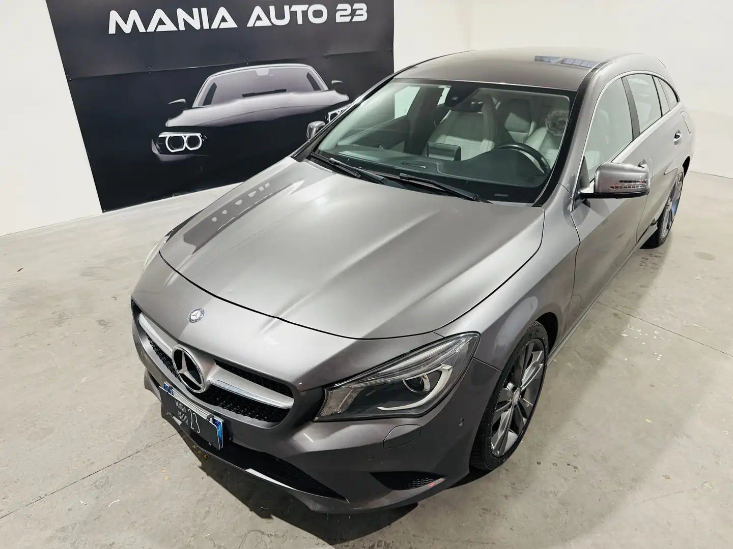 Mercedes-Benz CLA 200 CLA Shooting Brake 200 d Sport Night auto Grijs - 2