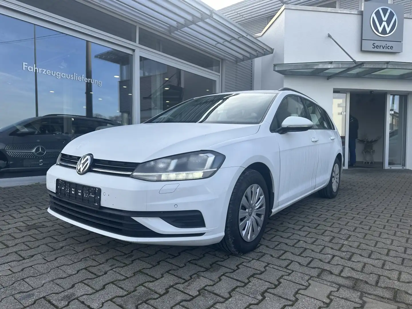 Volkswagen Golf 7 Variant 1.6TDI NAVI*PDC*SH Blanc - 1