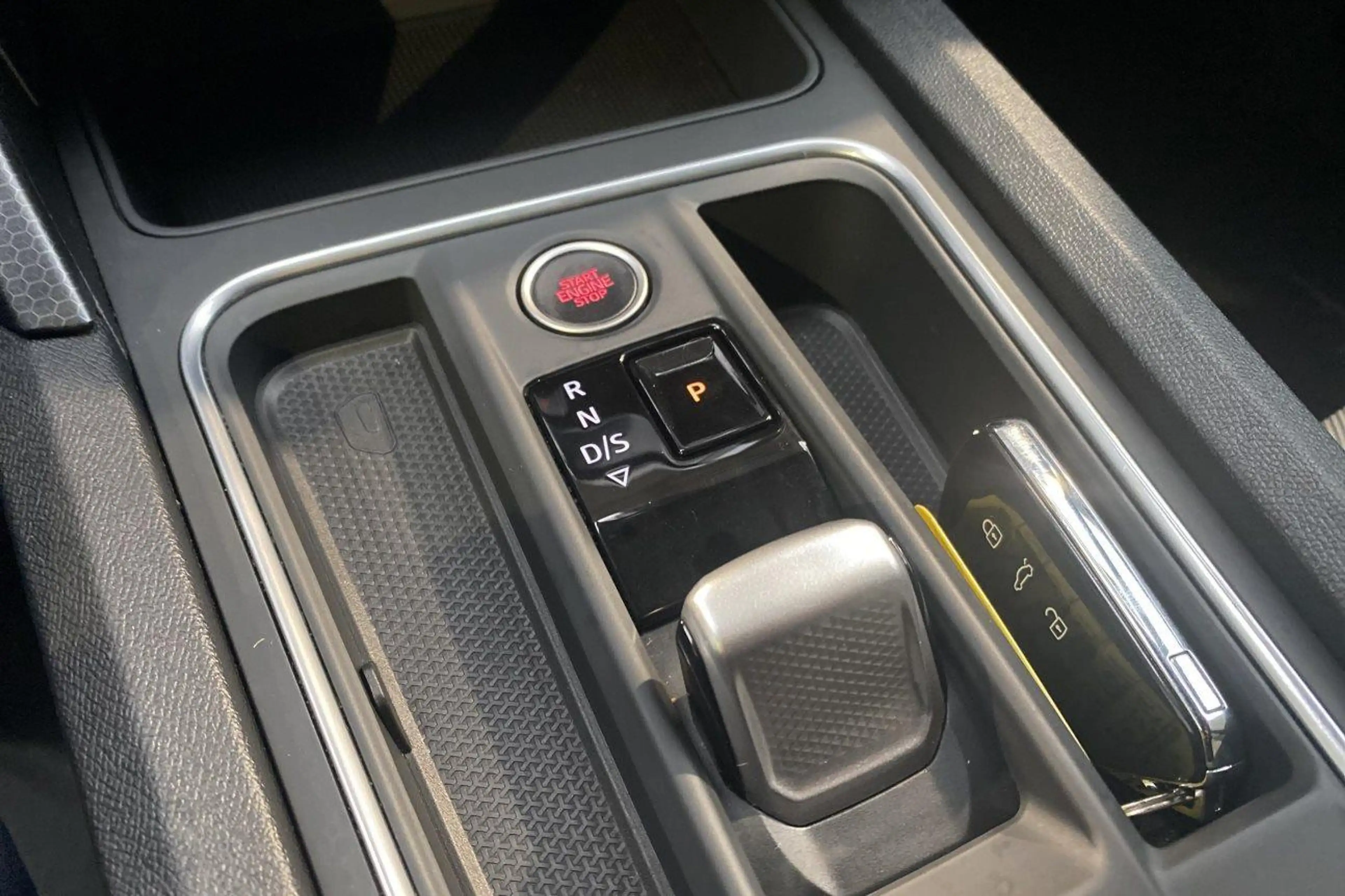 SEAT Leon Style ST 1.0 TSI DSG — photo 14