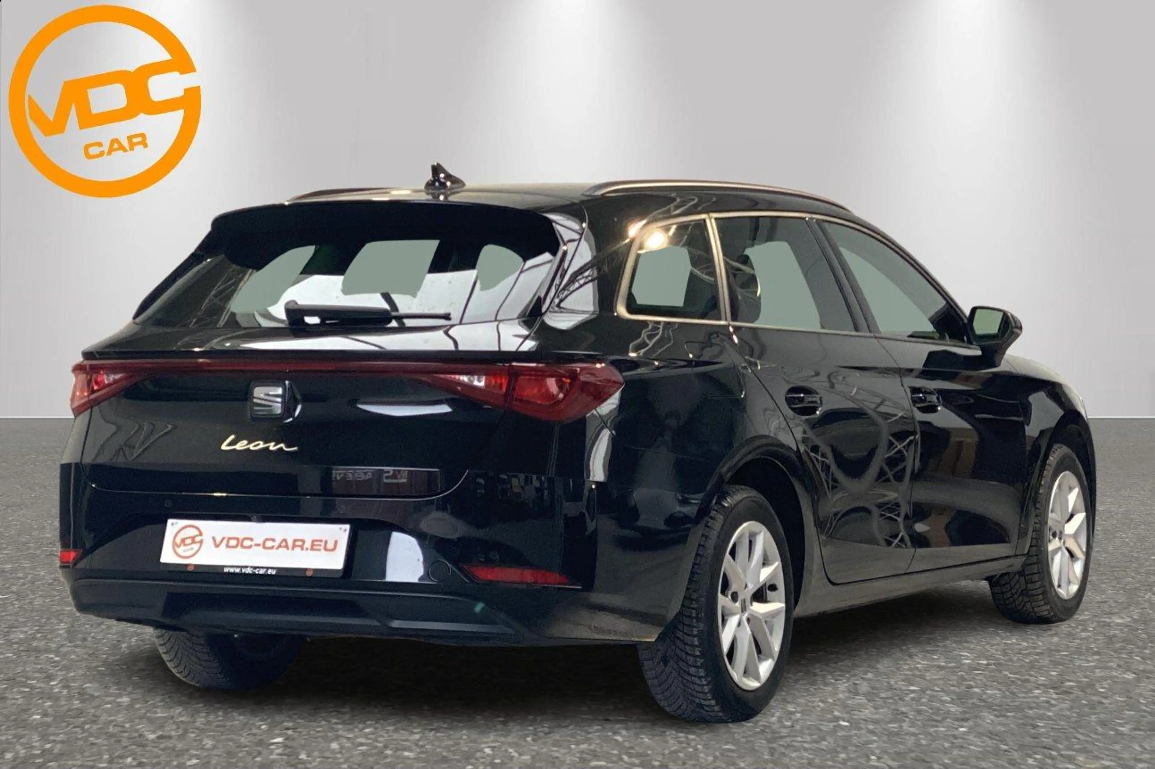 SEAT Leon Style ST 1.0 TSI DSG — photo 3