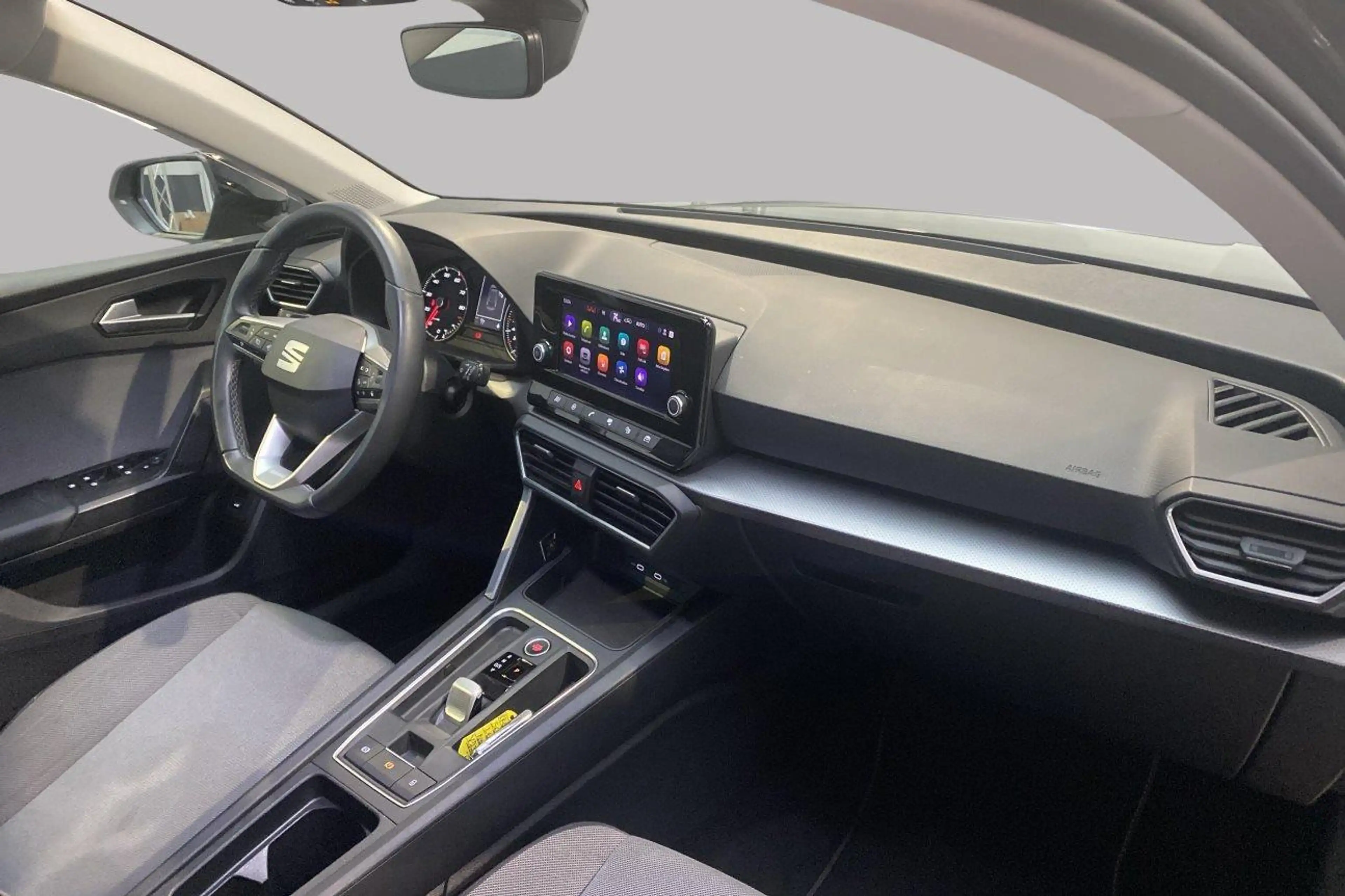 SEAT Leon Style ST 1.0 TSI DSG — photo 2