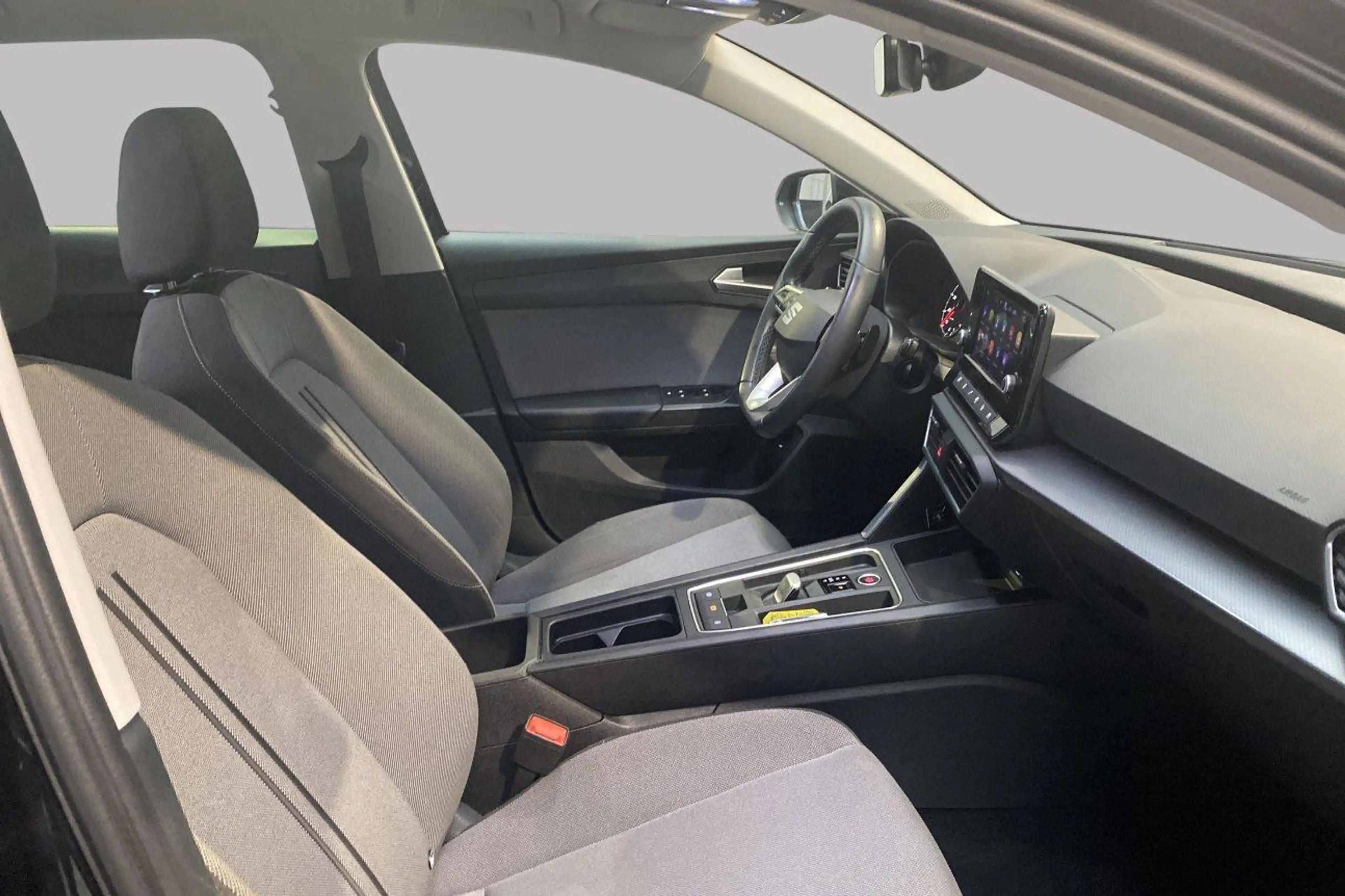 SEAT Leon Style ST 1.0 TSI DSG — photo 6