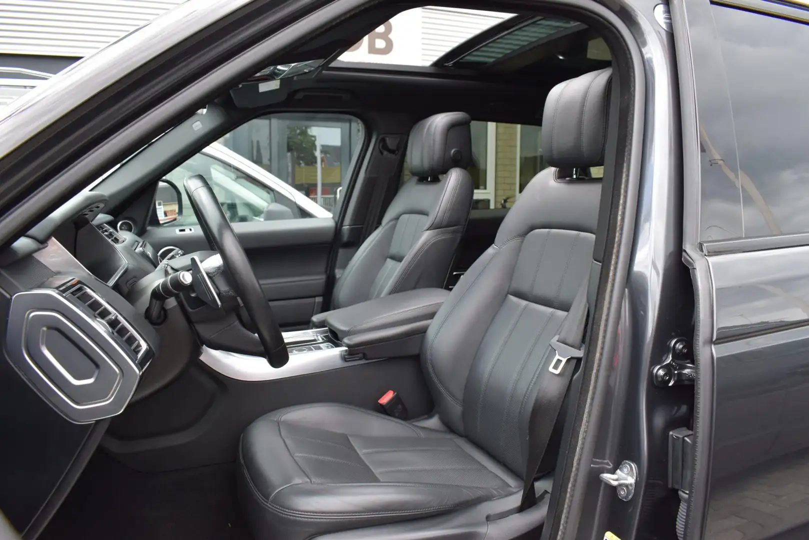Land Rover Range Rover Sport P400e HSE Dynamic Black Pack | 1E EIG | PANO | TRE Grijs - 2