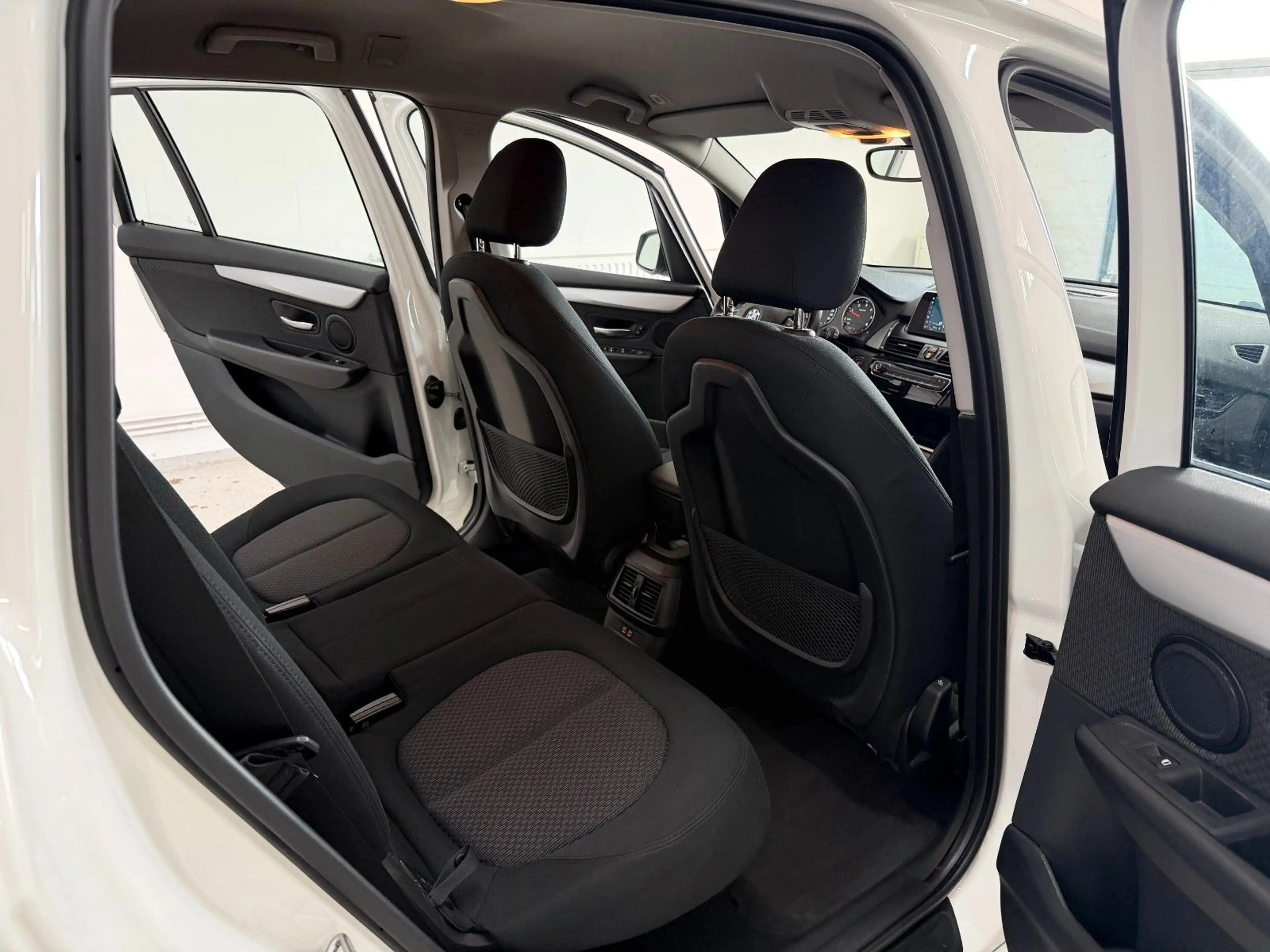 BMW 218 218d Aut Sport Navi Driving A. Sitzh. LED DAB 1H — photo 8