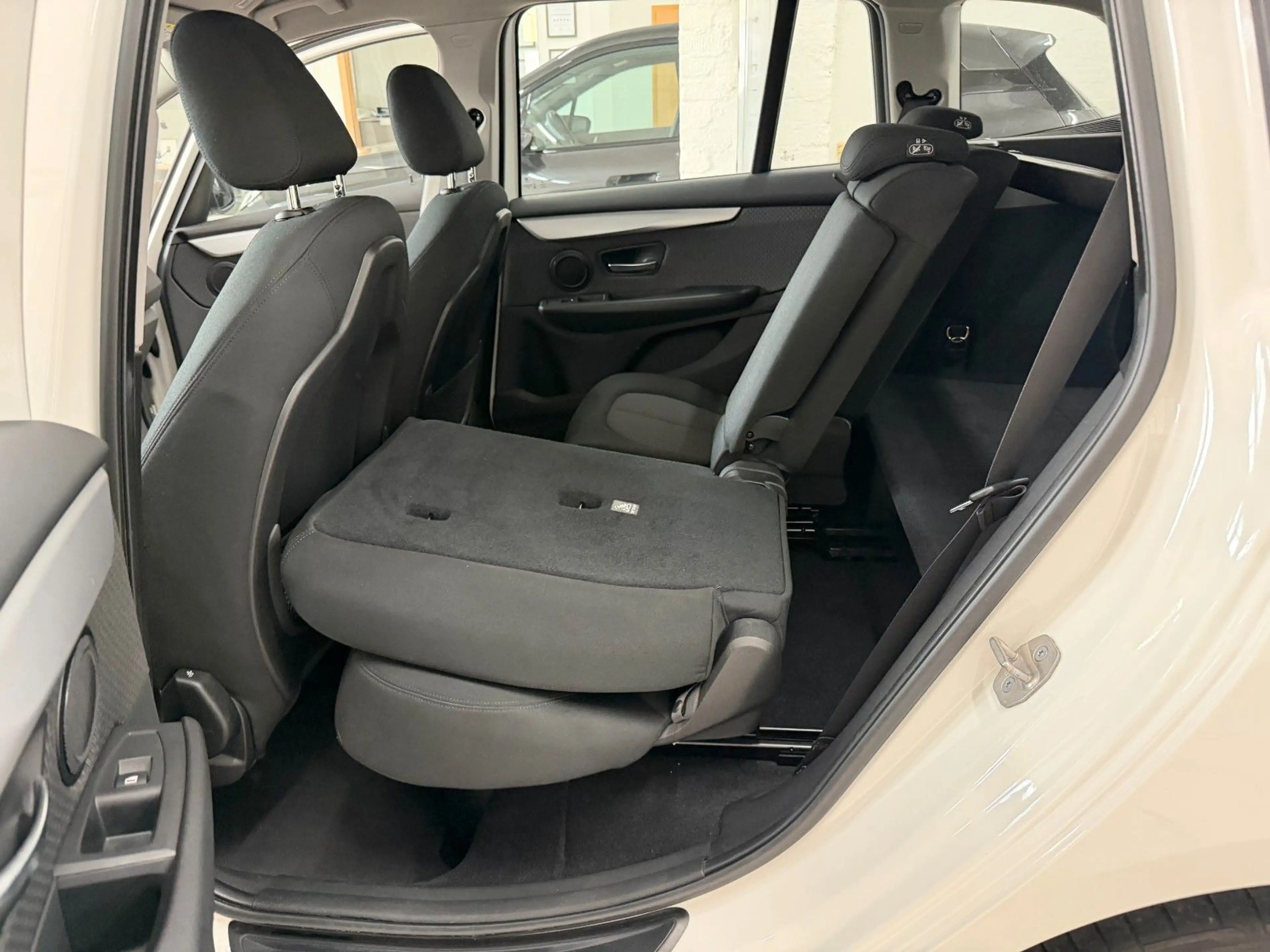 BMW 218 218d Aut Sport Navi Driving A. Sitzh. LED DAB 1H — photo 12