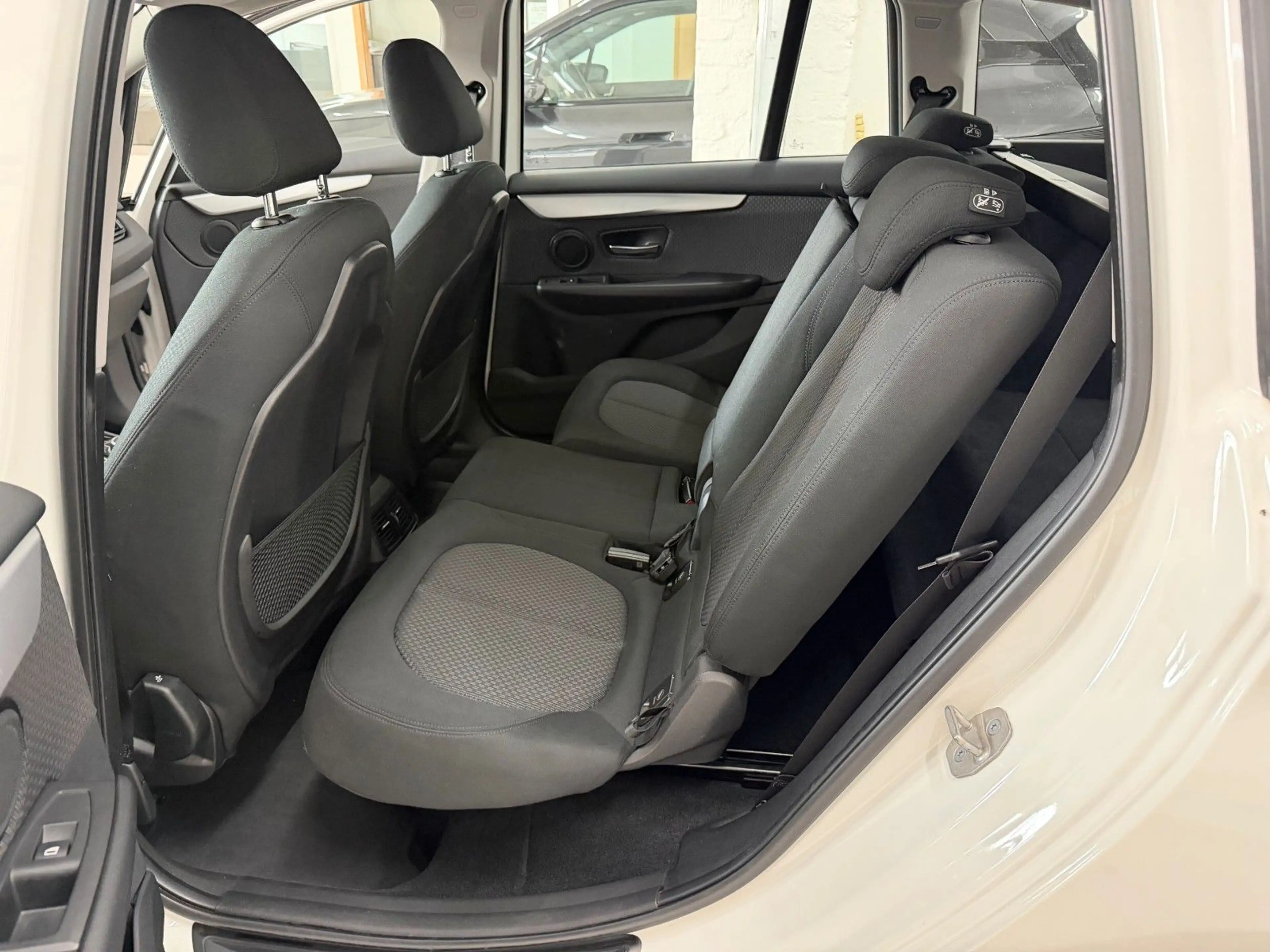BMW 218 218d Aut Sport Navi Driving A. Sitzh. LED DAB 1H — photo 10