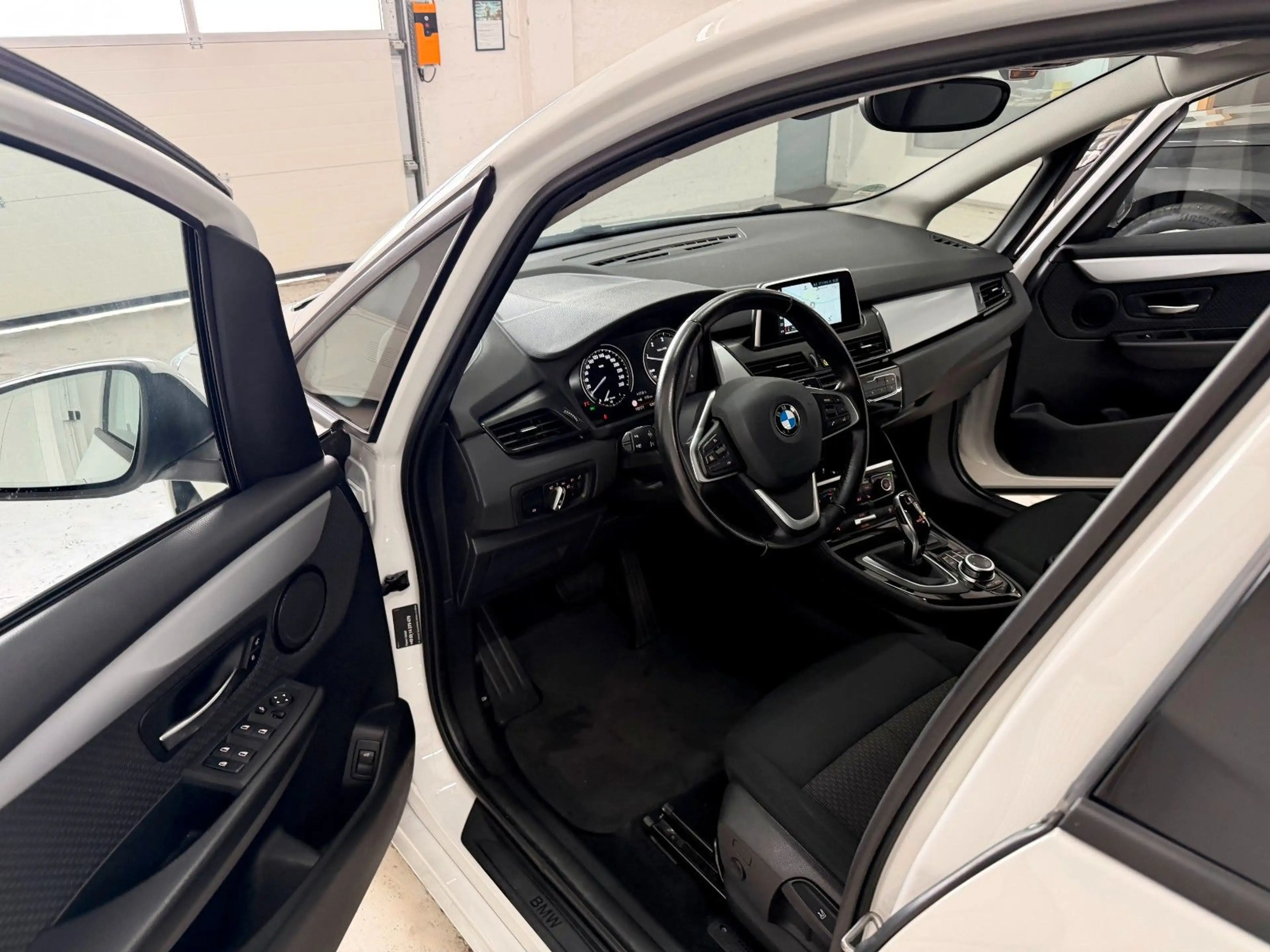 BMW 218 218d Aut Sport Navi Driving A. Sitzh. LED DAB 1H — photo 6