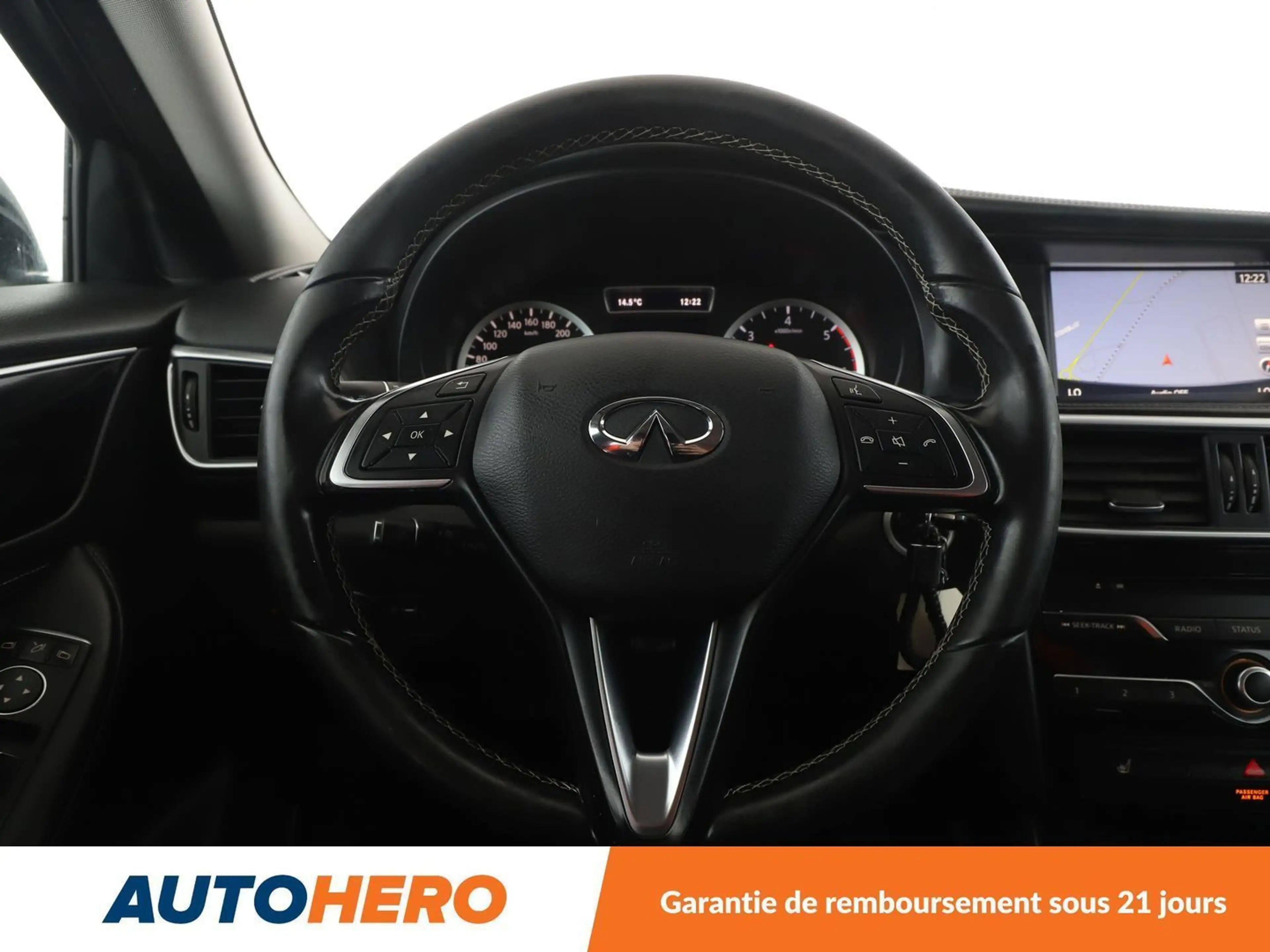 Infiniti QX30 2.2d AWD Premium DCT — photo 14