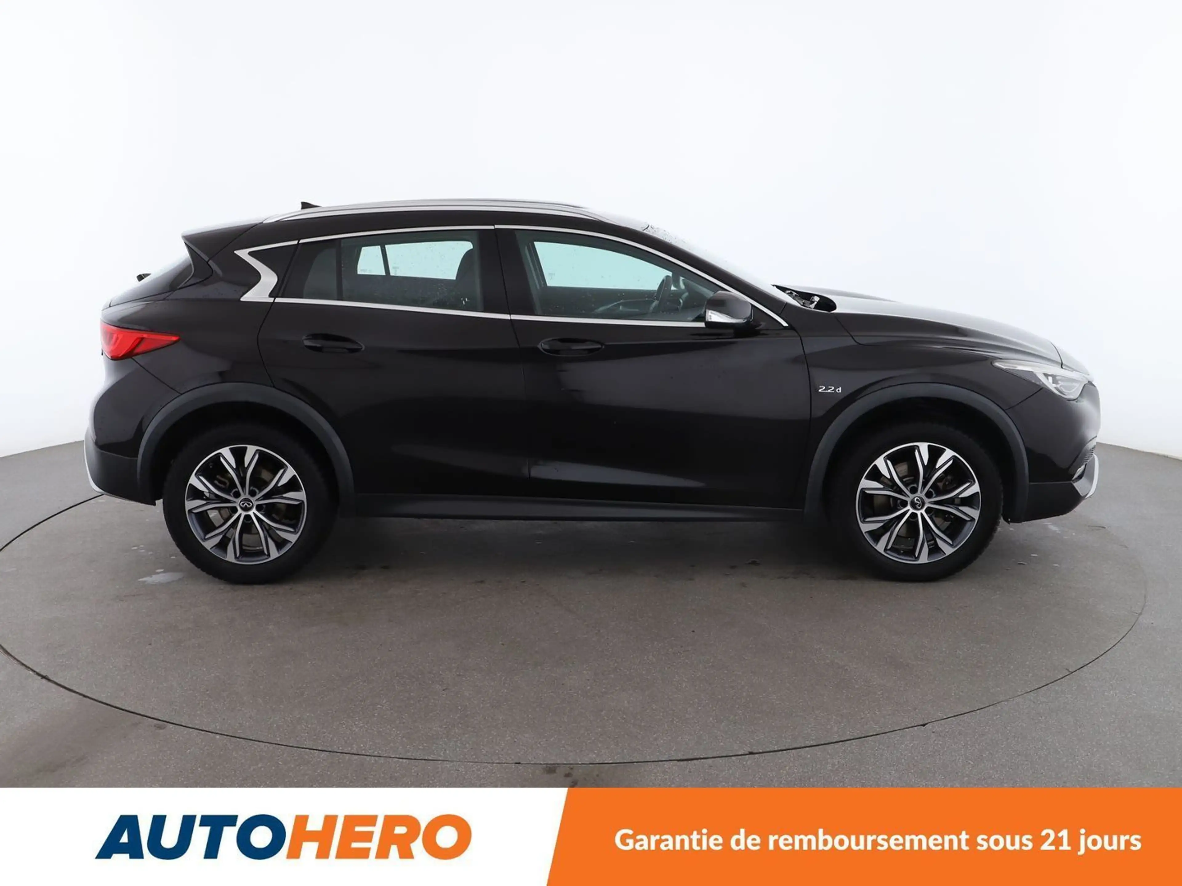 Infiniti QX30 2.2d AWD Premium DCT — photo 4