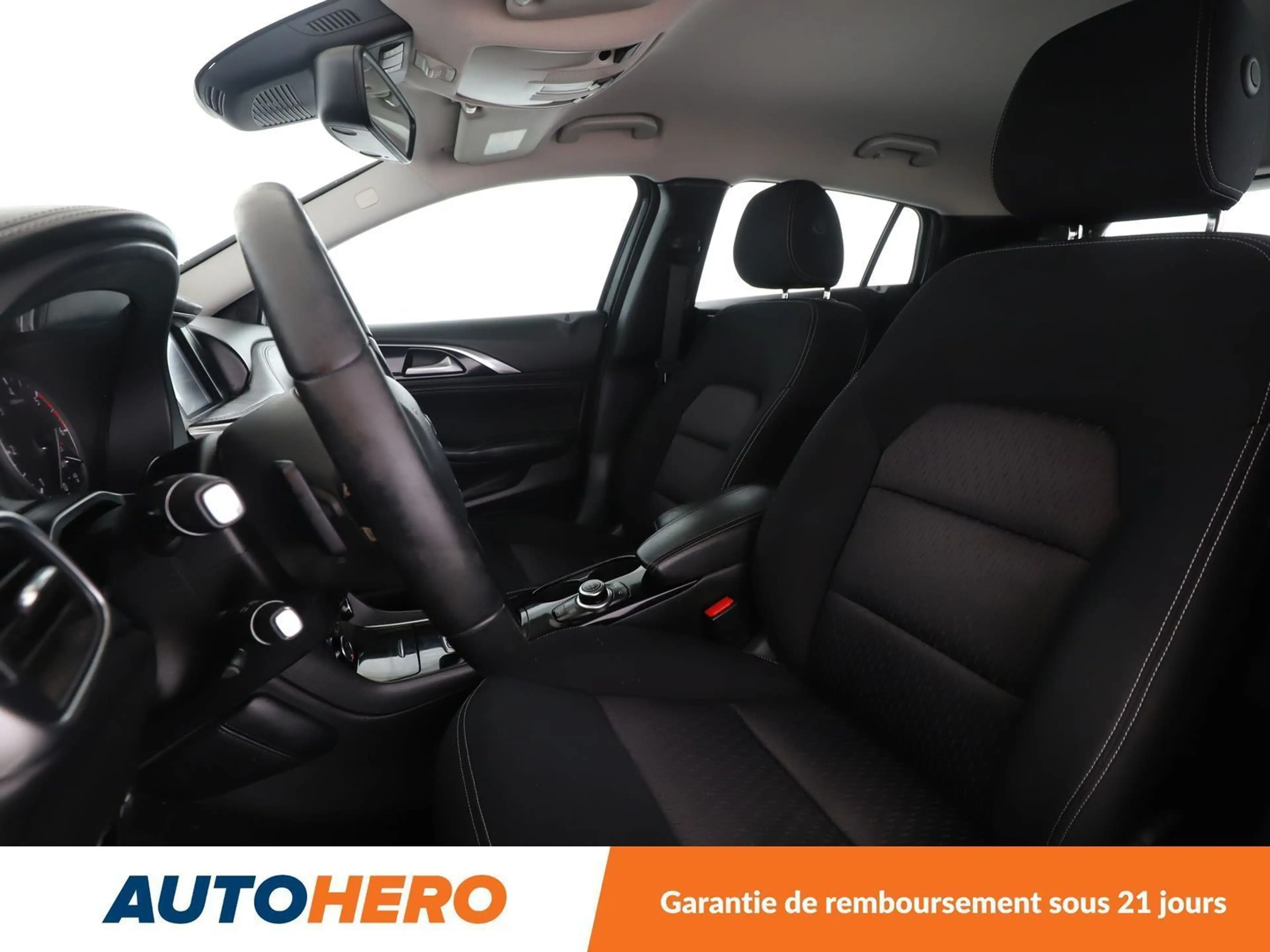 Infiniti QX30 2.2d AWD Premium DCT — photo 7