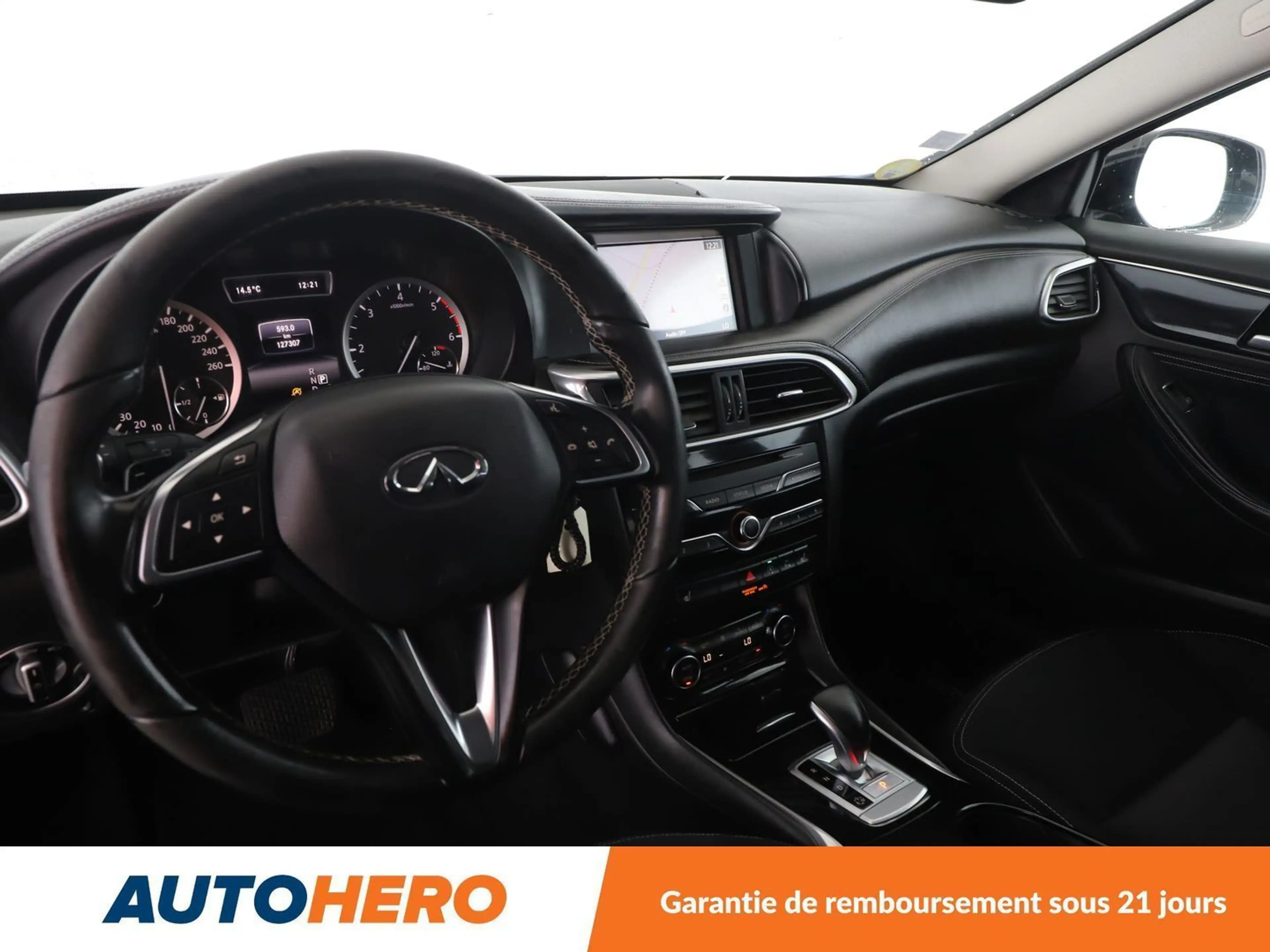 Infiniti QX30 2.2d AWD Premium DCT — photo 8