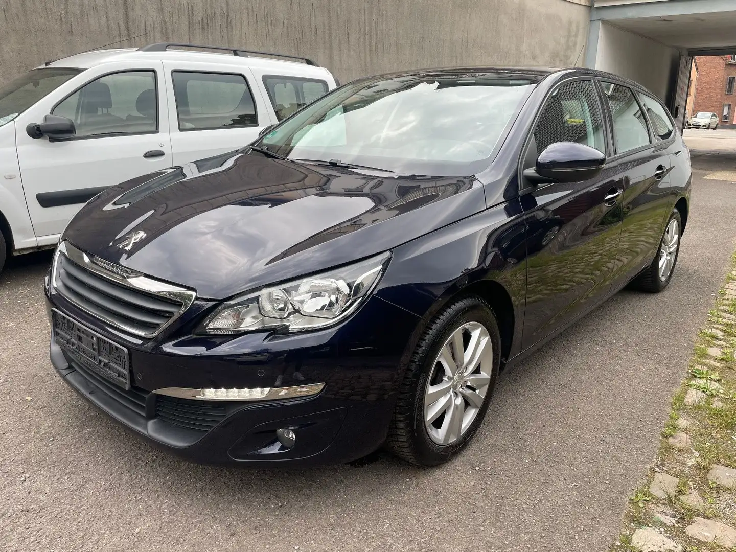 Peugeot 308 SW Active *Navi/Tempomat/PDC* Blau - 1