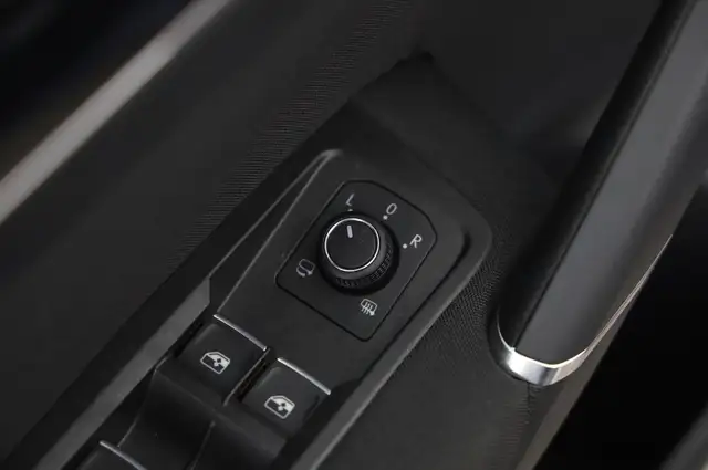 Volkswagen Touran view 9
