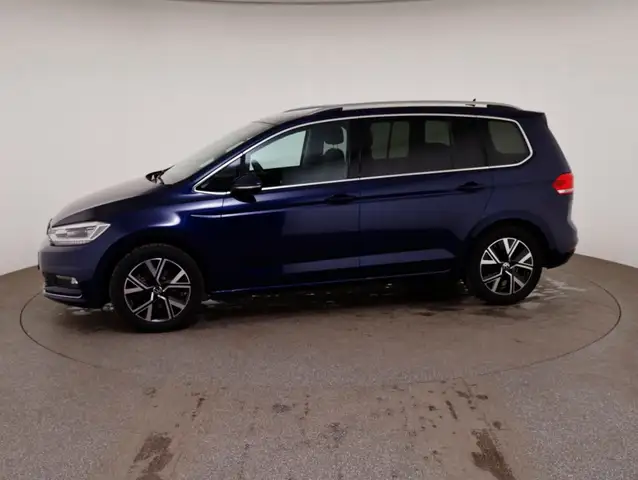 Volkswagen Touran view 2