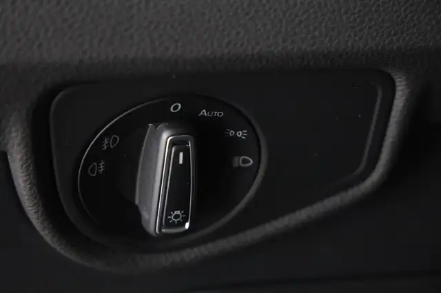 Volkswagen Touran view 10