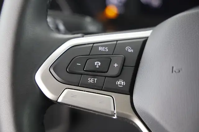 Volkswagen Touran view 12