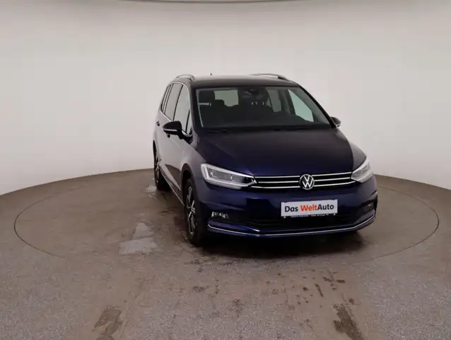 Volkswagen Touran view 5