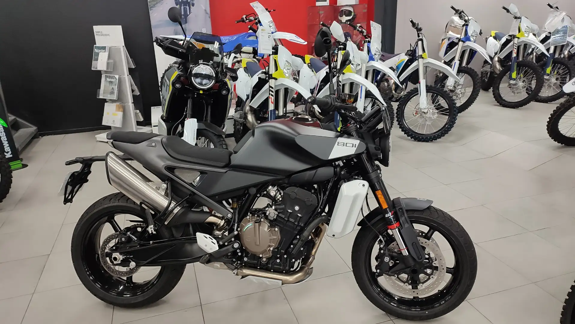 Husqvarna Svartpilen Black - 1