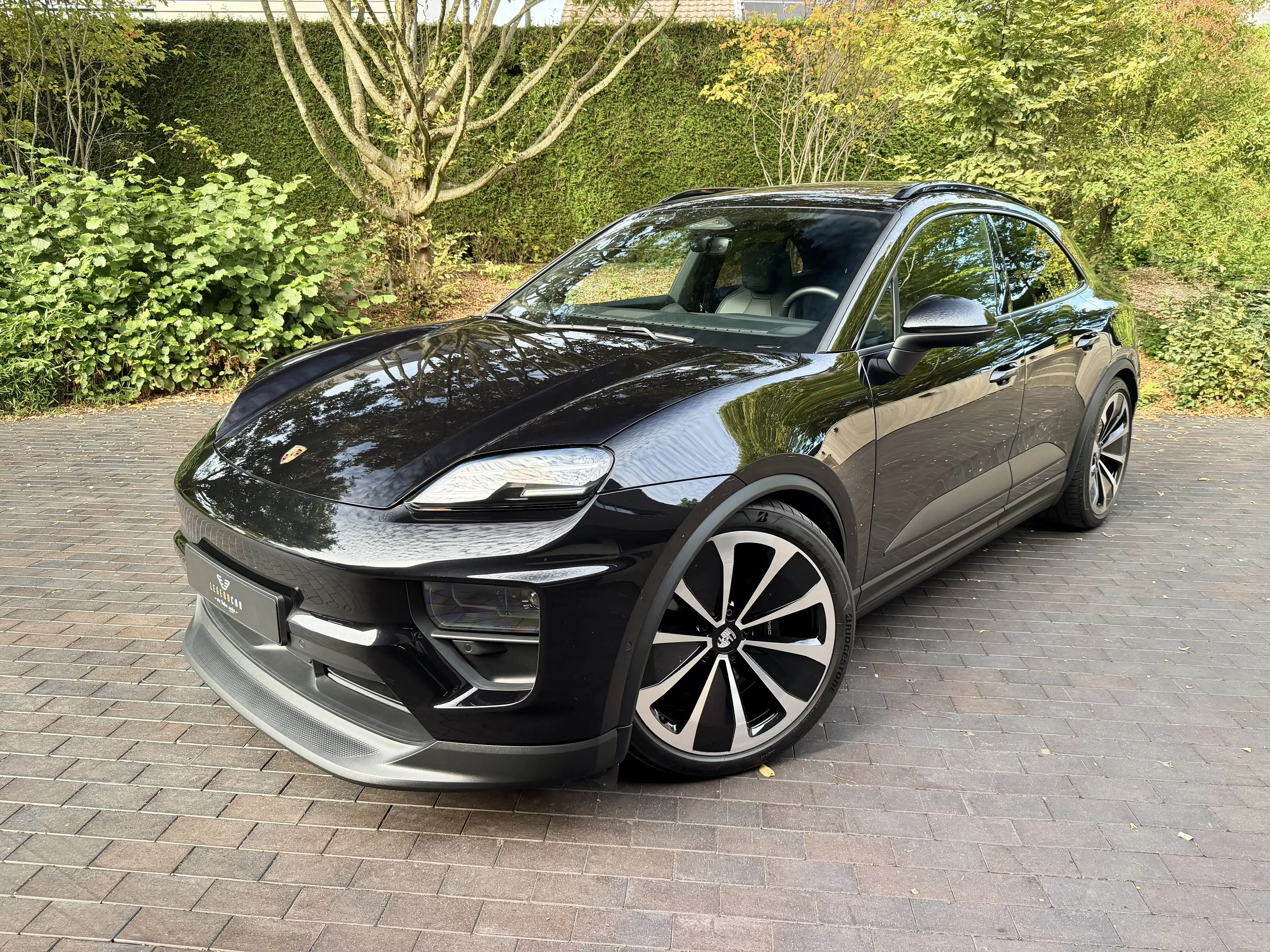 Porsche Macan 4 EV/BOSE/Pano/Sport Chrono/22"/Surround/Innodrive/Top! — photo 2
