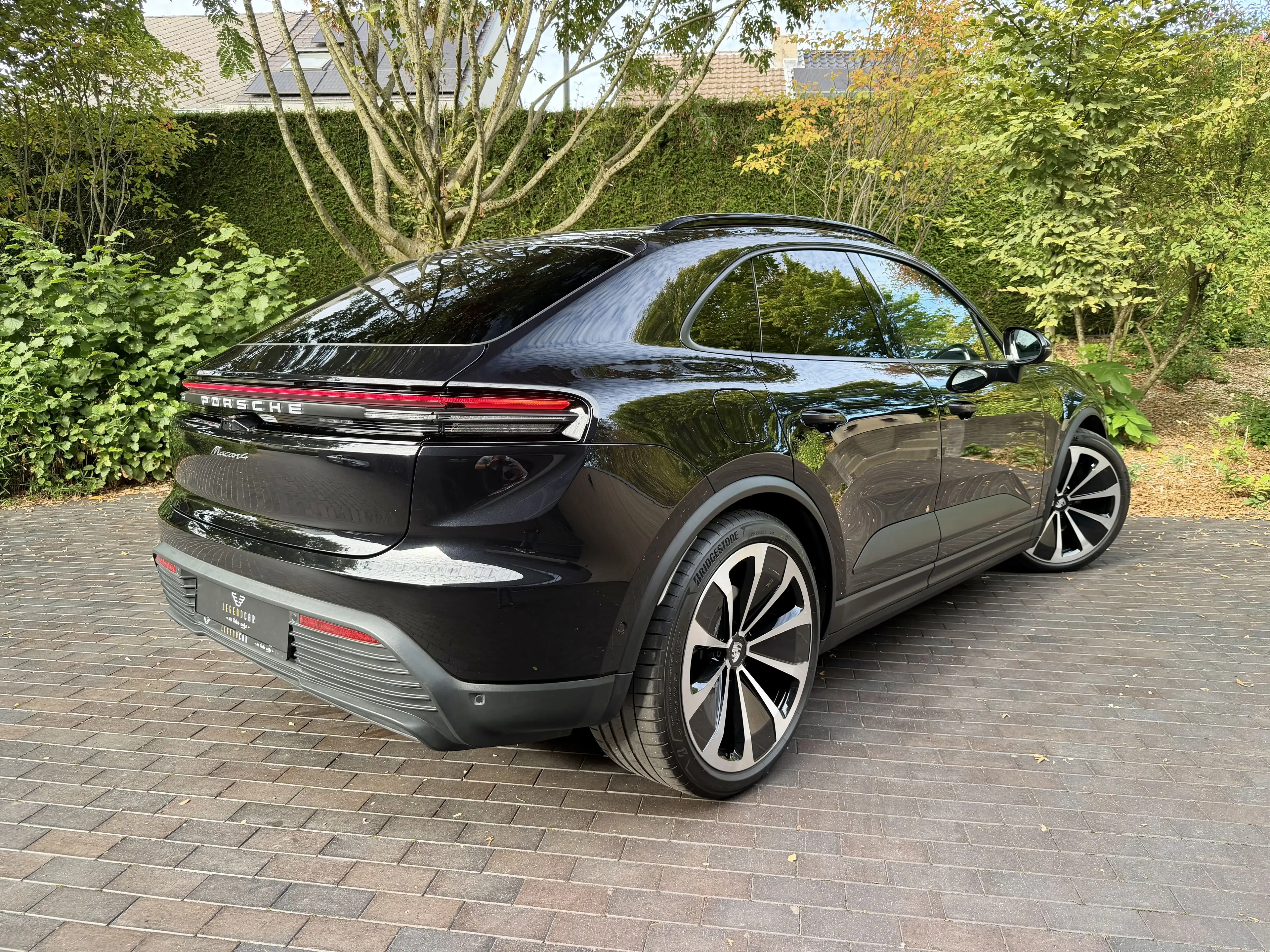 Porsche Macan 4 EV/BOSE/Pano/Sport Chrono/22"/Surround/Innodrive/Top! — photo 13