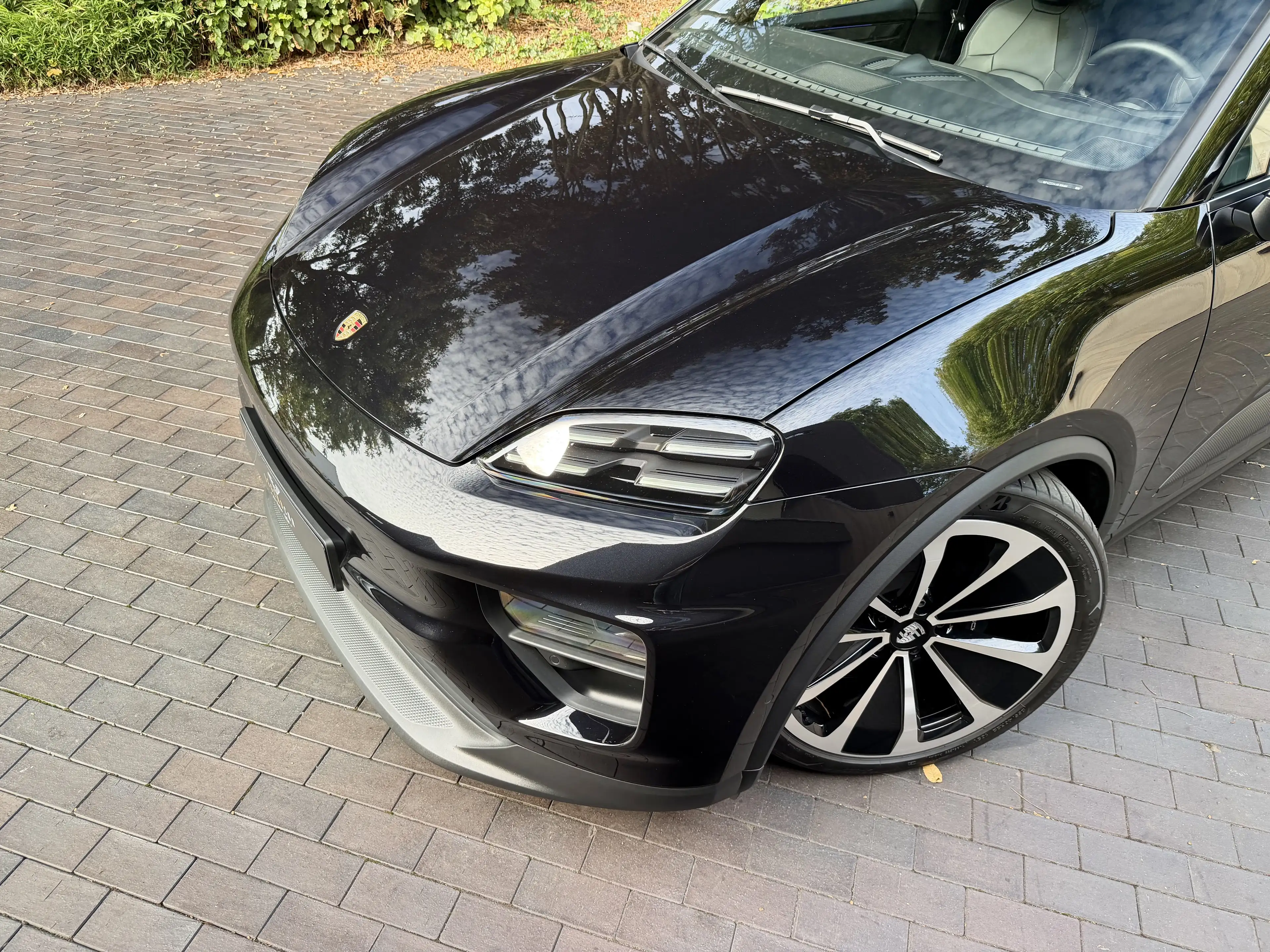 Porsche Macan 4 EV/BOSE/Pano/Sport Chrono/22"/Surround/Innodrive/Top! — photo 5