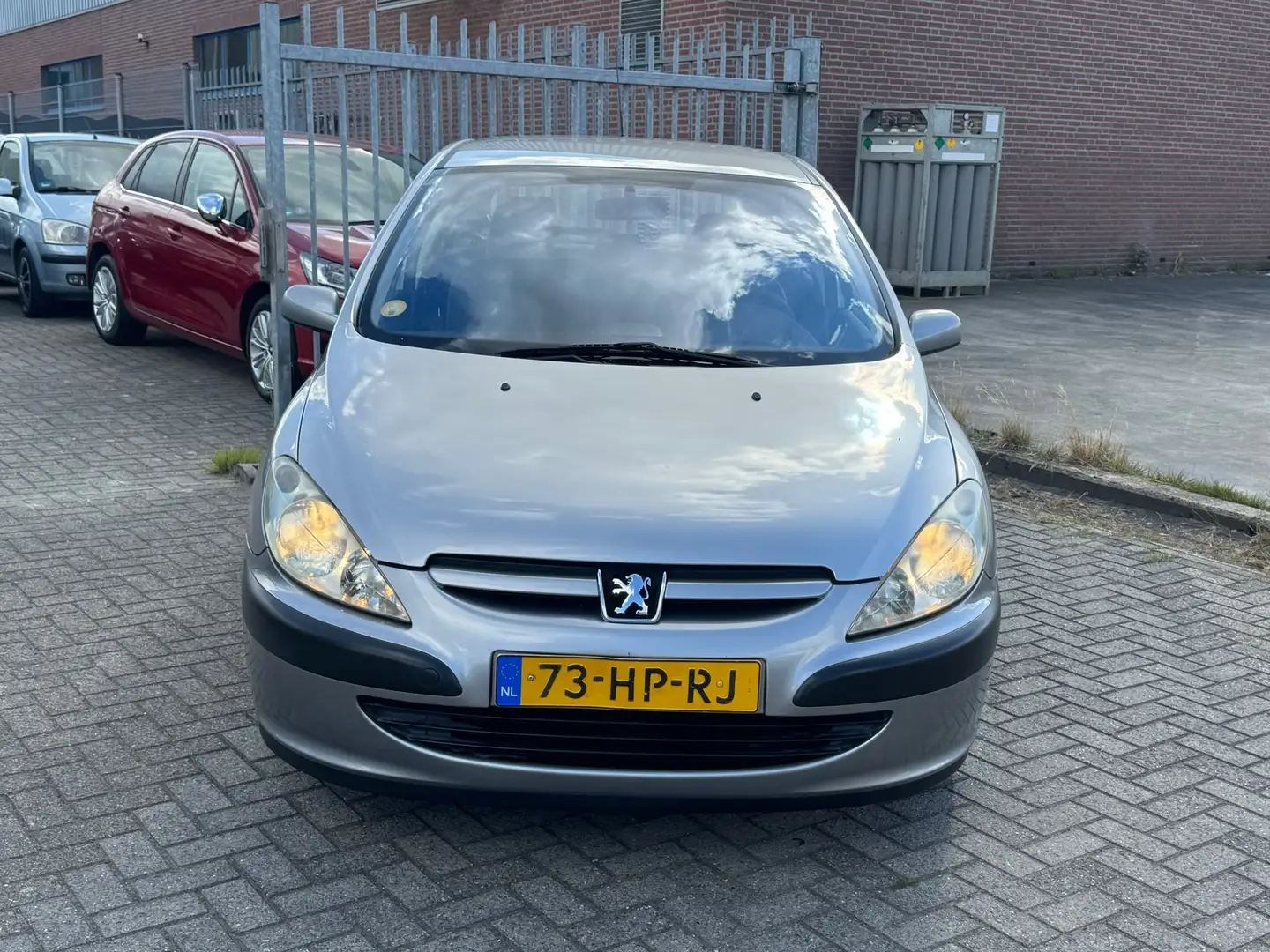 Peugeot 307 1.6-16V XT AUTOMAAT 5 deurs! Airco ECC l Cruise l Grijs - 2