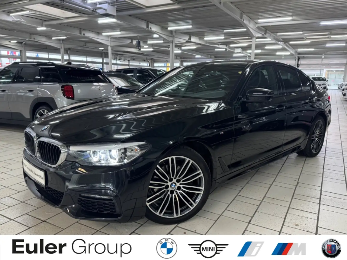 BMW 520 d A xDrive Lim. M Sport DA Parkass. Navi Leder Hif Schwarz - 1