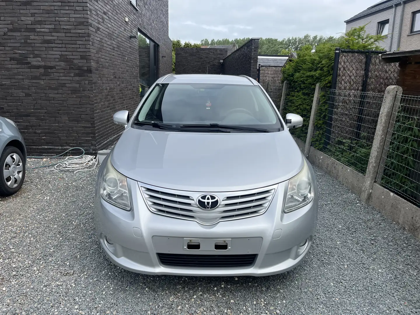 Toyota Avensis Combi 2.0 D-4D Edition - 2