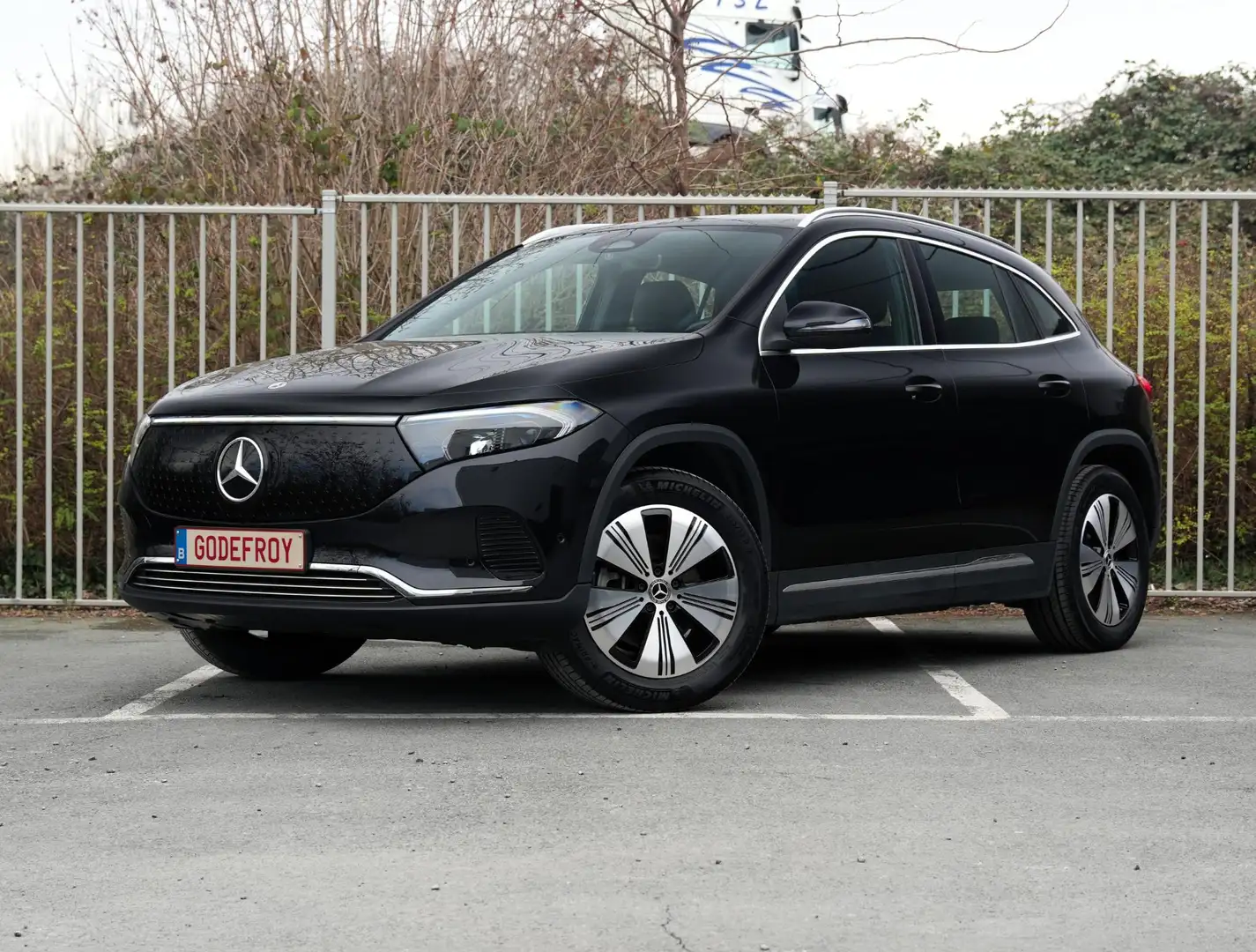Mercedes-Benz EQA 300 EQA 4MATIC Noir - 2