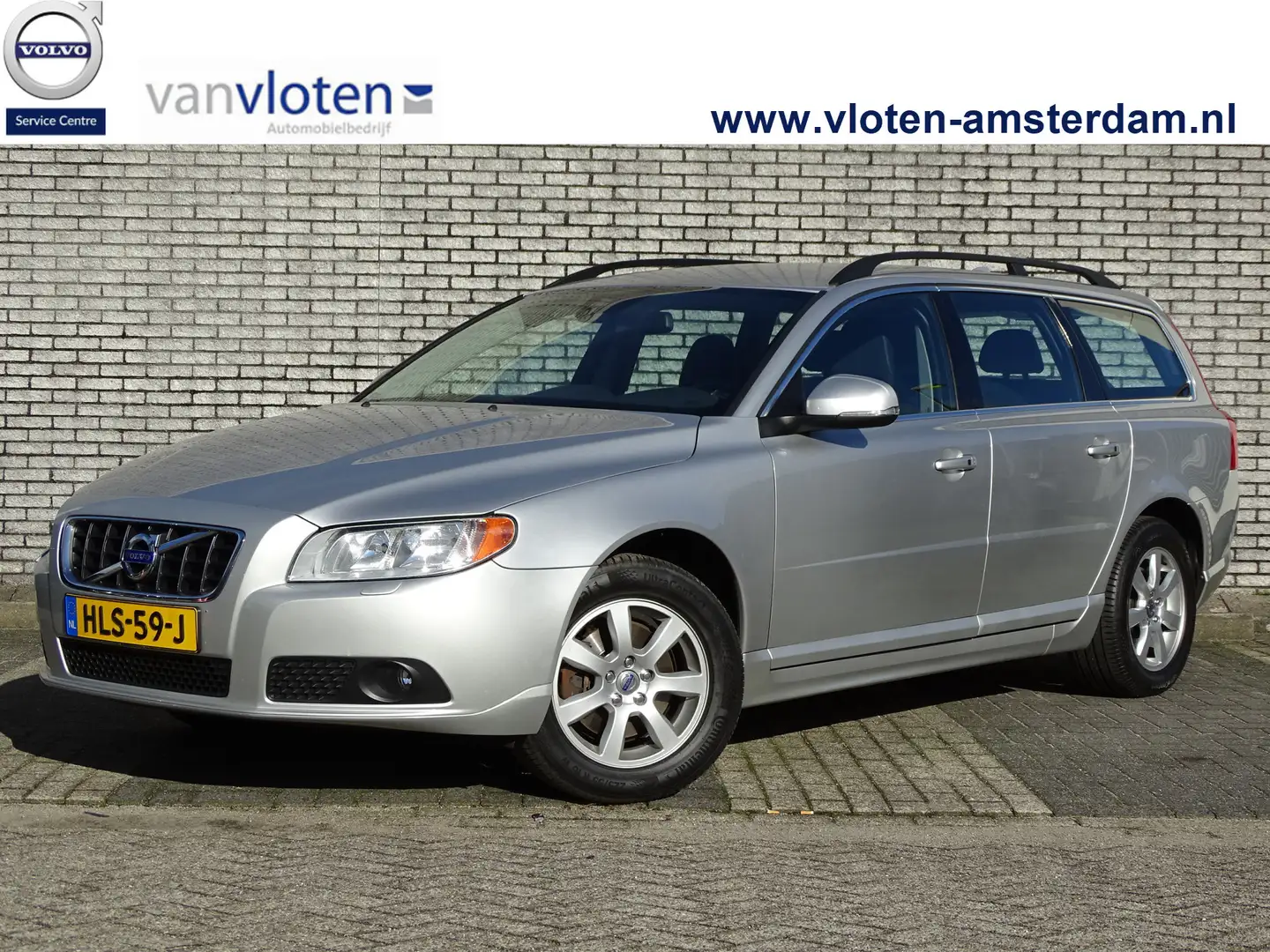 Volvo V70 1.6 T4 Momentum Automaat | Afneembare trekhaak | Grijs - 1