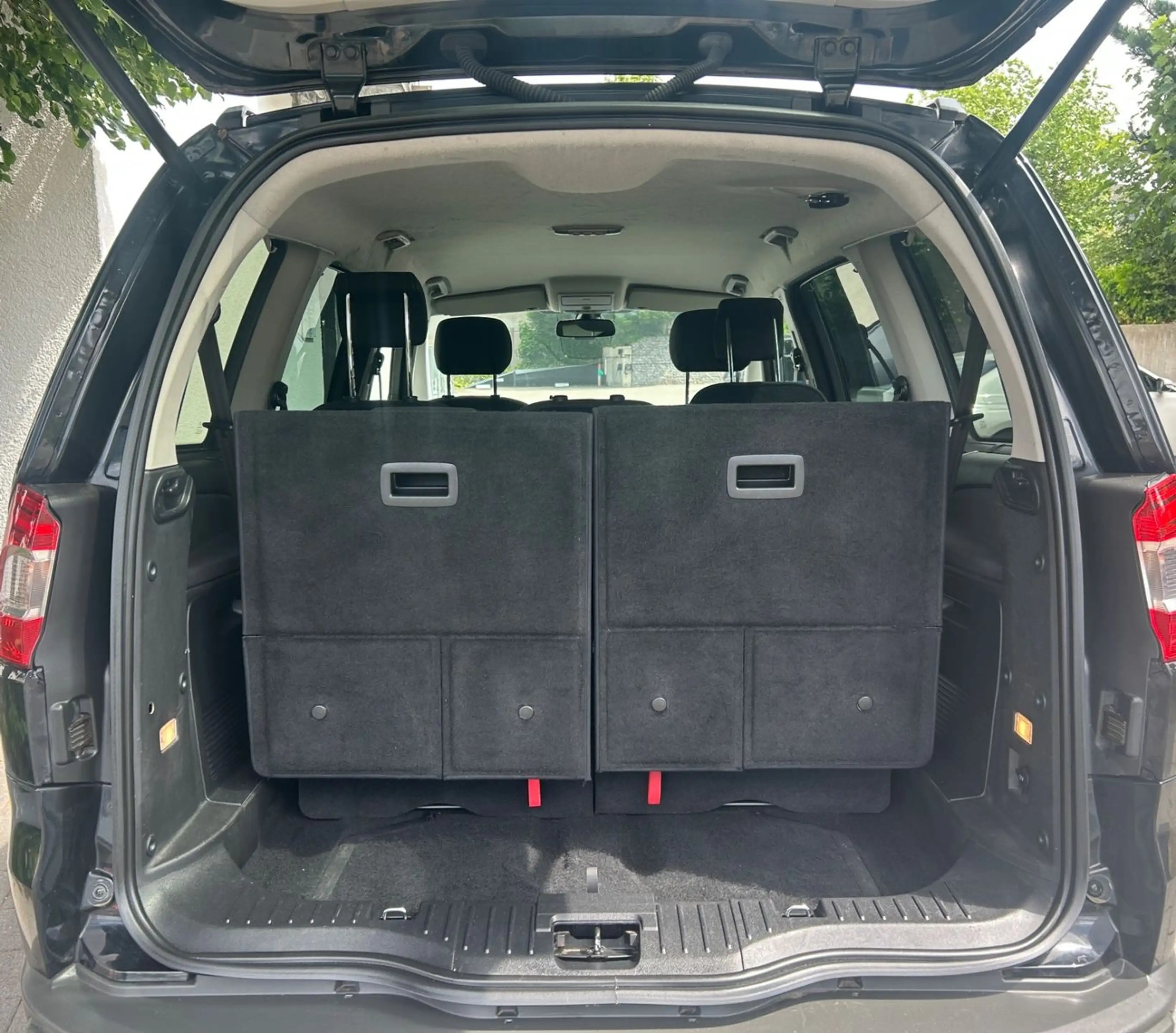 Ford Galaxy Business Edition 7-Sitzer *RFK, Navi* — photo 10