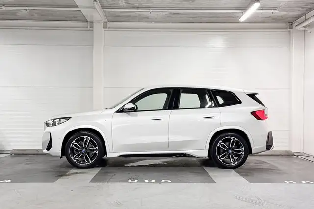 BMW Ix1 view 2