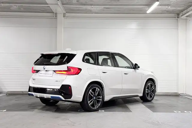 BMW Ix1 view 7