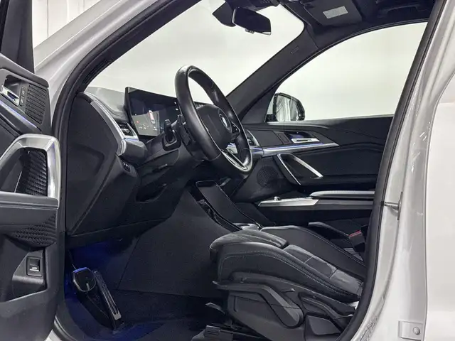 BMW Ix1 view 9
