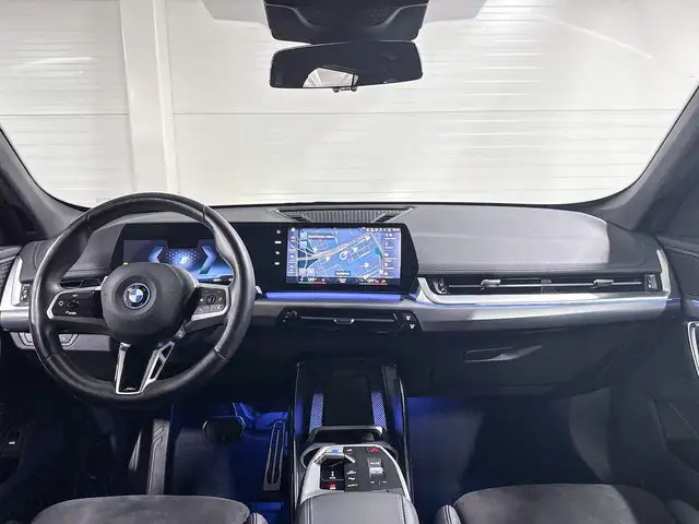 BMW Ix1 view 11