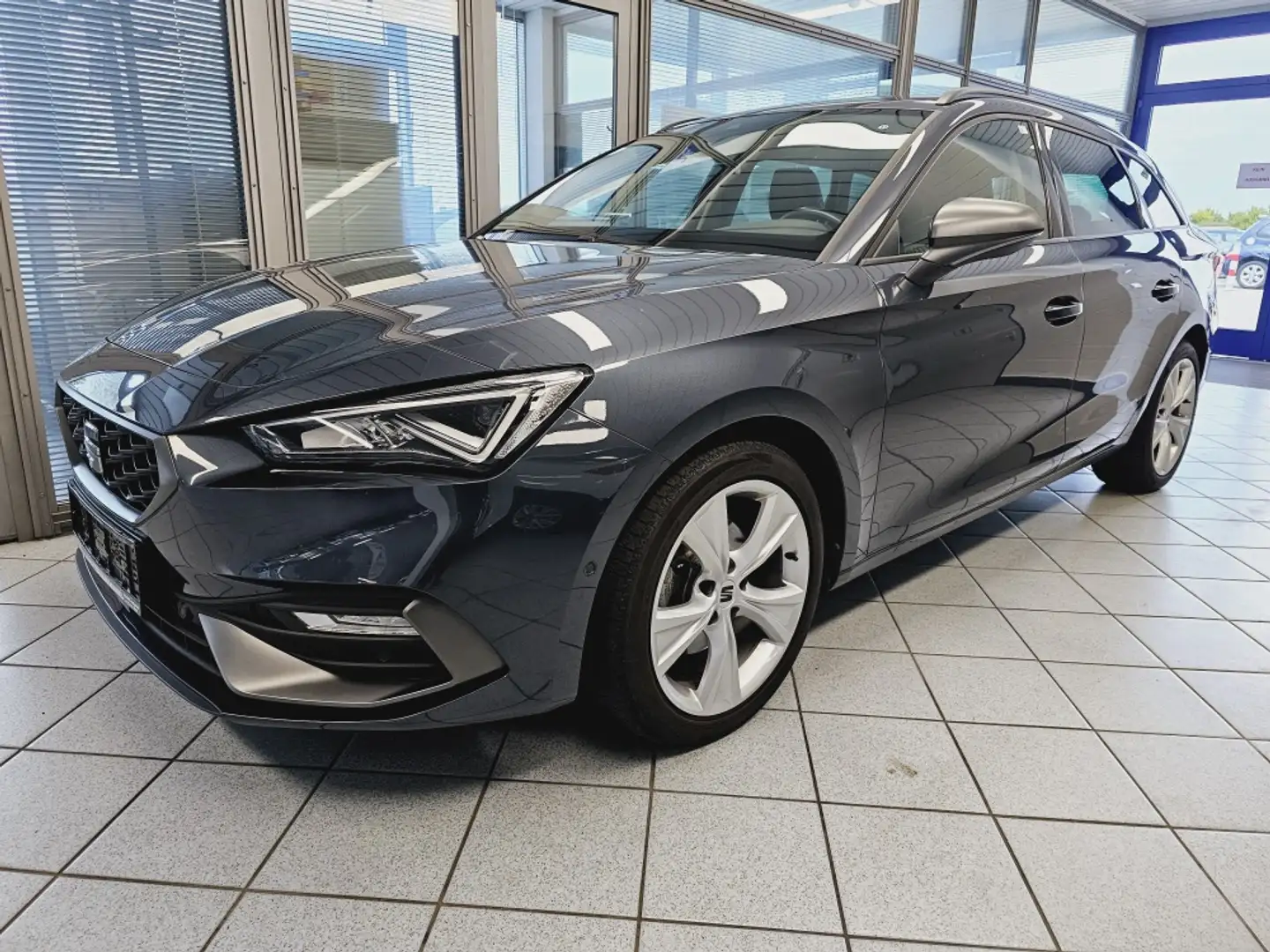 SEAT Leon FR Kamera,PDC,Sitzheizung siva - 2