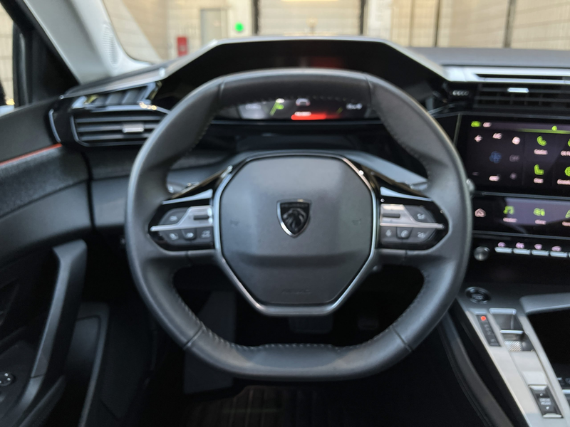 Peugeot 408 1.2 130 Pure Tech Allure Pack ACC+Navi+Kam360 — photo 8