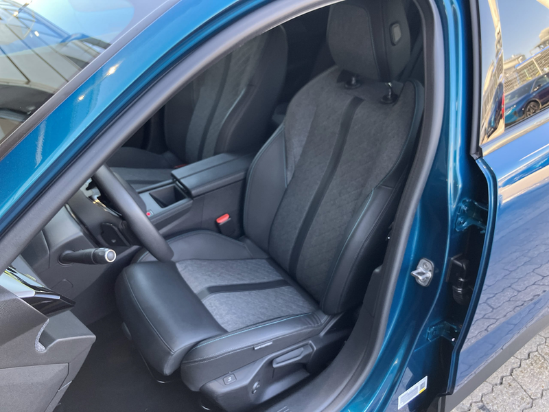 Peugeot 408 1.2 130 Pure Tech Allure Pack ACC+Navi+Kam360 — photo 7