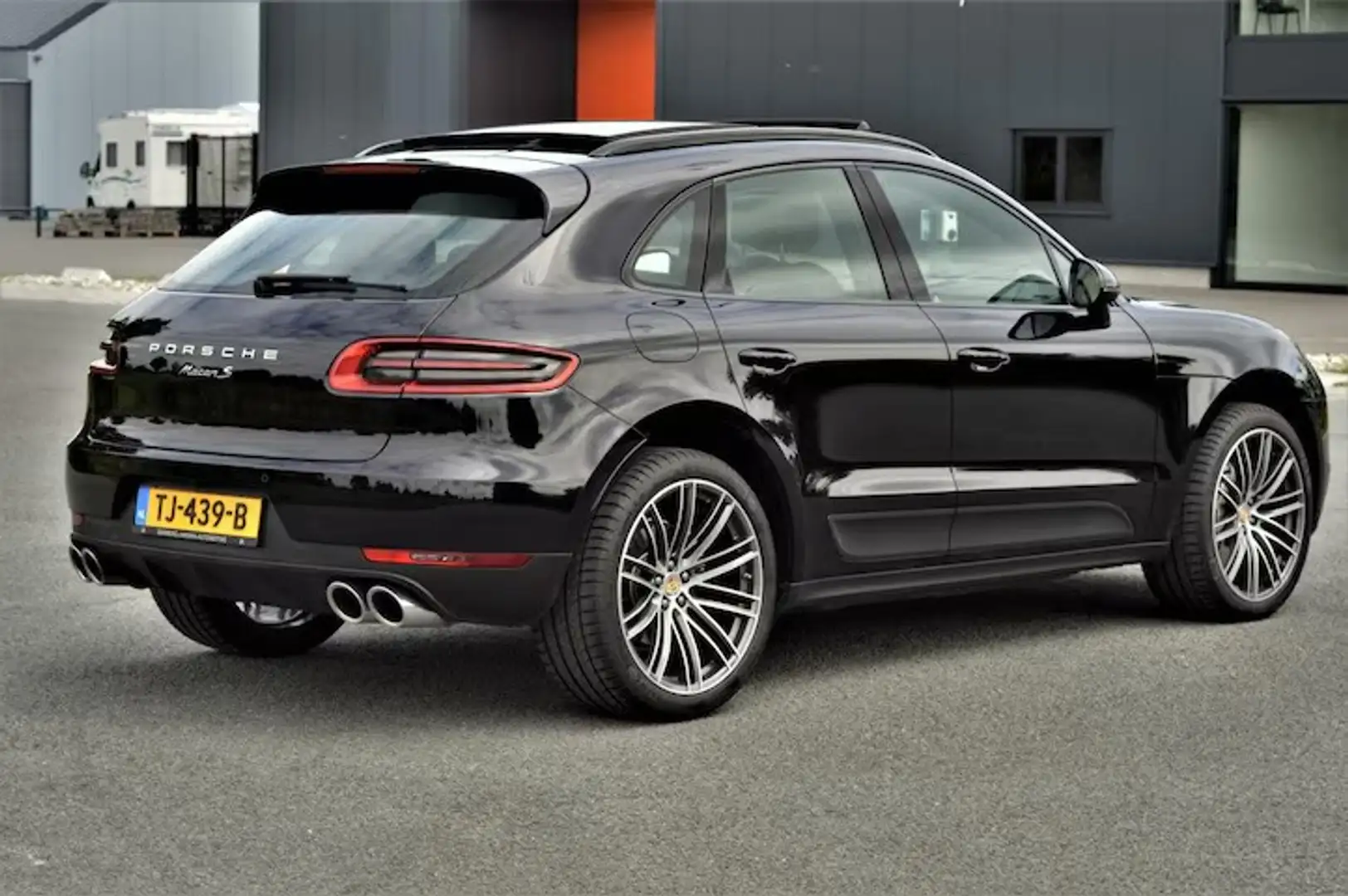 Porsche Macan 3.0s, Luchtvering, Sportuitlaat, PDLS, 21”, Pano Zwart - 2