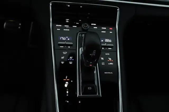 Porsche Panamera 4 E-Hybrid Sport Turismo SPORTDESIGN Ansicht 16