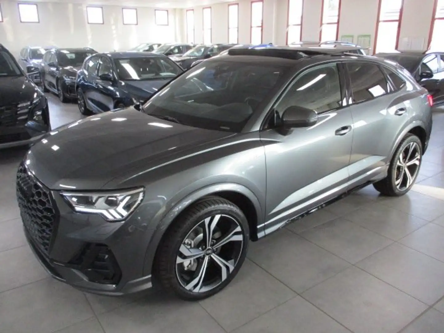 Audi Q3 Q3 40 Blackline 2.0 TDI 193CV Quattro S-Tronic Grigio - 1