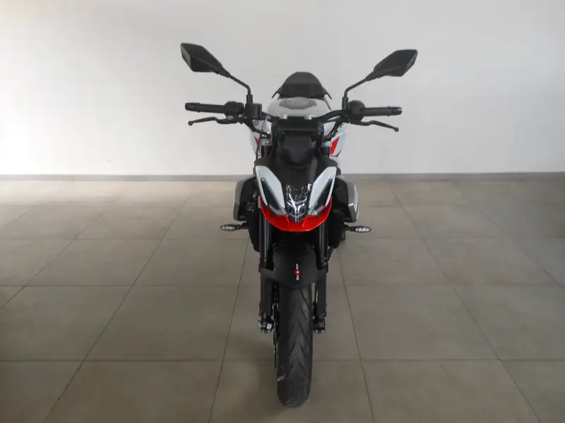 Aprilia Tuono - foto 7